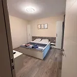 Danny Welcomes * بورغاس