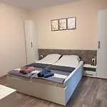 Danny Welcomes Apartament *