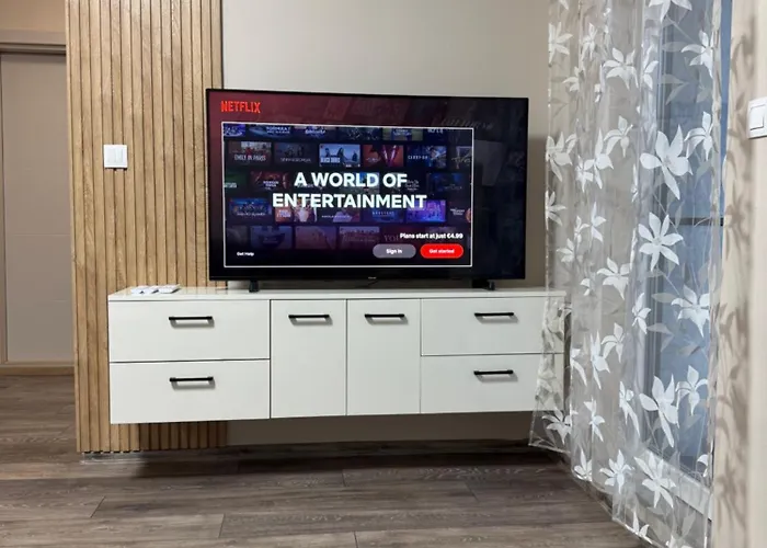 Danny Welcomes Daire *